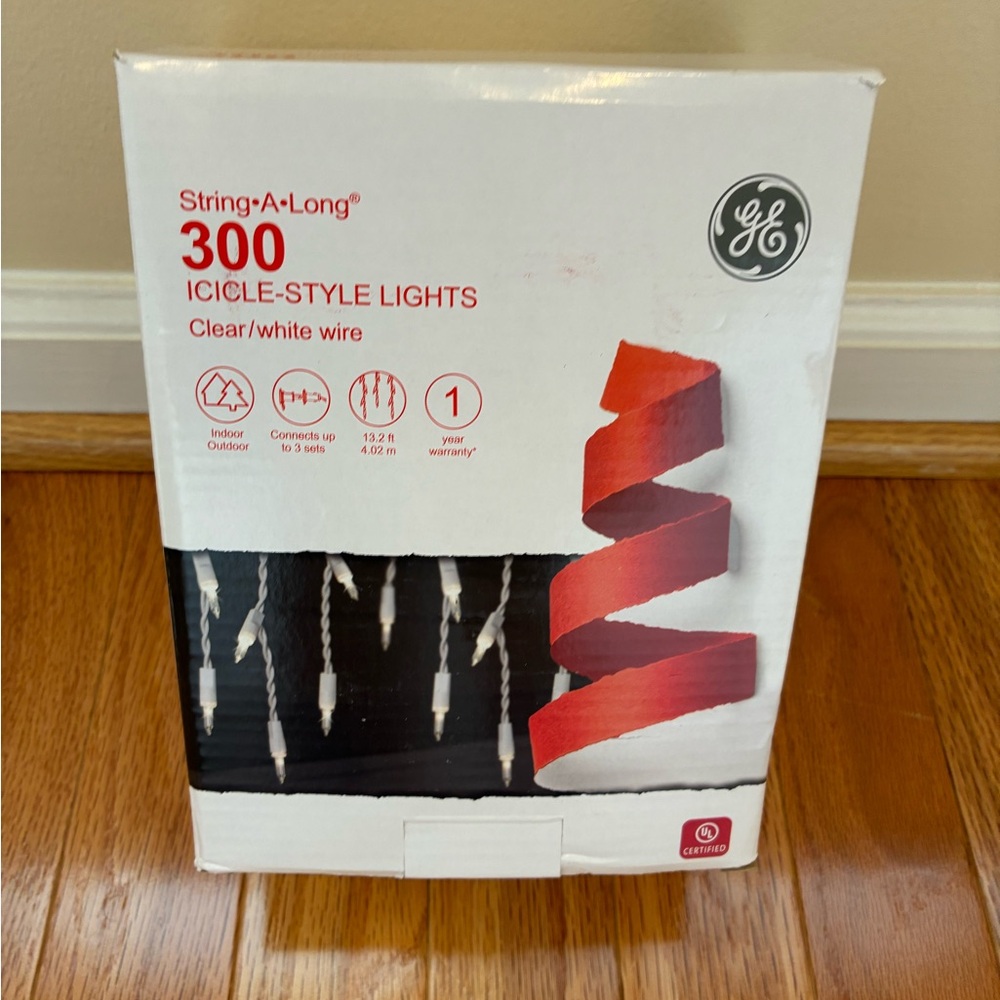 GE String-A-Long 300-Light Clear/White Wire Icicle Light